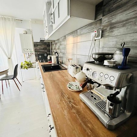 Apartamento The Airport Loft Otopeni Exterior foto