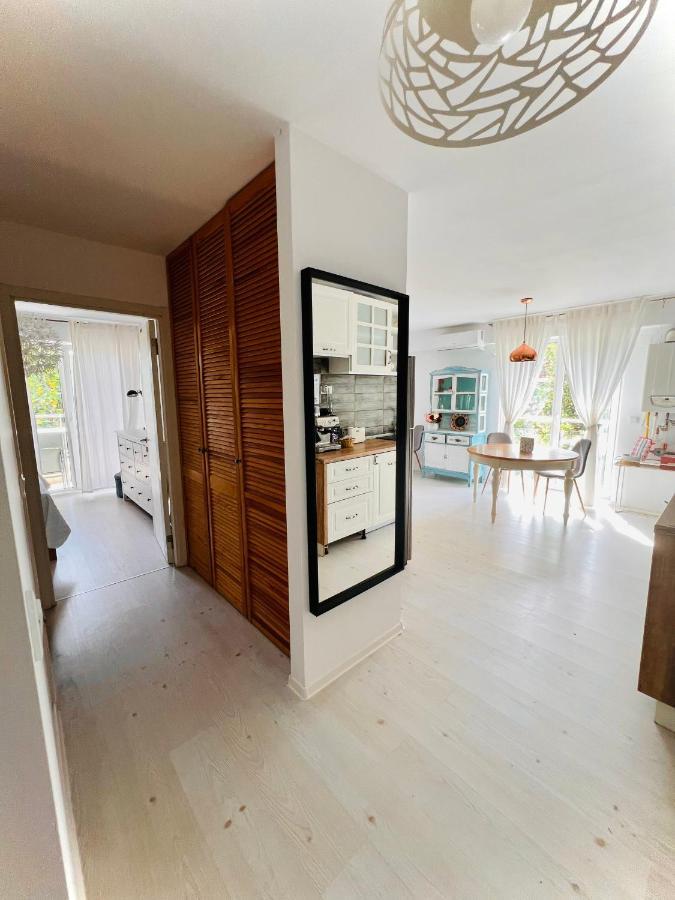 Apartamento The Airport Loft Otopeni Exterior foto